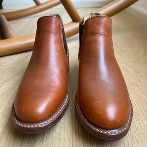 Red Wing Carol boots in Oro, size 6.5